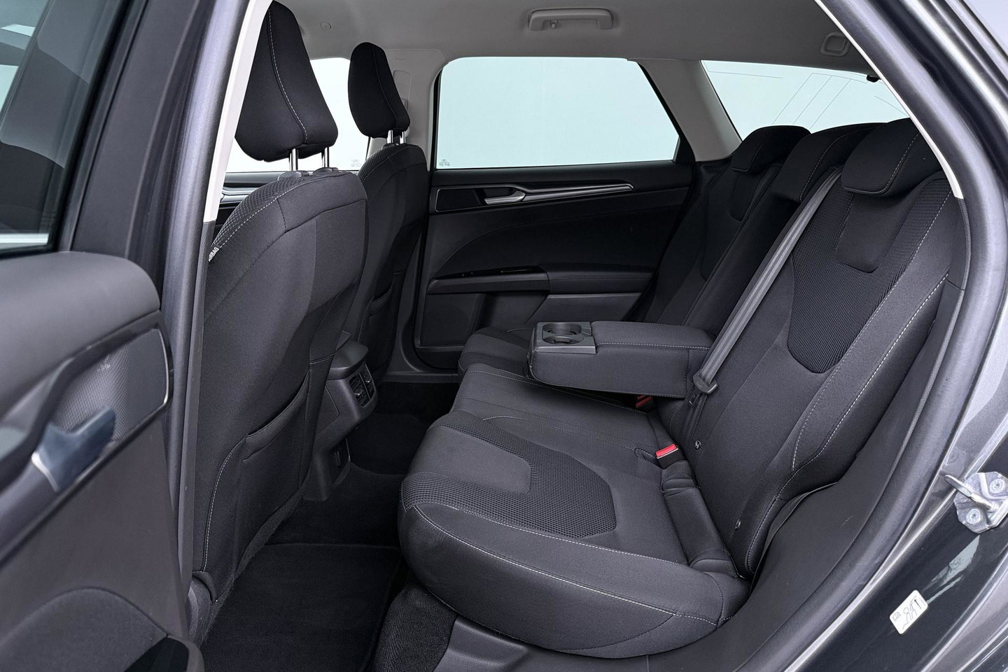 Ford Mondeo Wagon 2.0 IVCT HEV Titanium | ACC | BLIS | Camera | Keyless | Stoelverwarming | Adaptieve LED | Verwarmde voorruit | Parkeerassistent