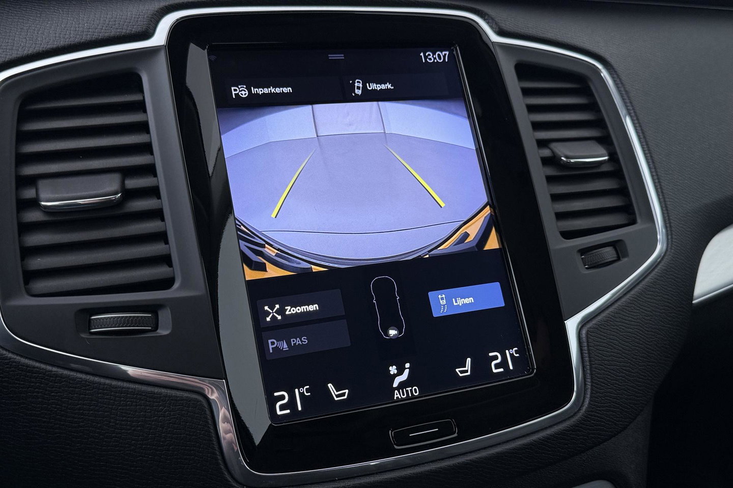 Volvo XC90 2.0 D4 Momentum | ACC | Camera | Park Assist | Stoelverwarming | Voorruitverwarming | Navigatie