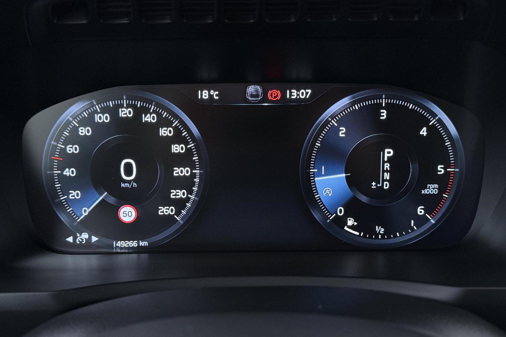 Volvo XC90 2.0 D4 Momentum | ACC | Camera | Park Assist | Stoelverwarming | Voorruitverwarming | Navigatie