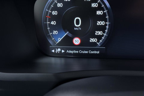 Volvo XC90 2.0 D4 Momentum | ACC | Camera | Park Assist | Stoelverwarming | Voorruitverwarming | Navigatie
