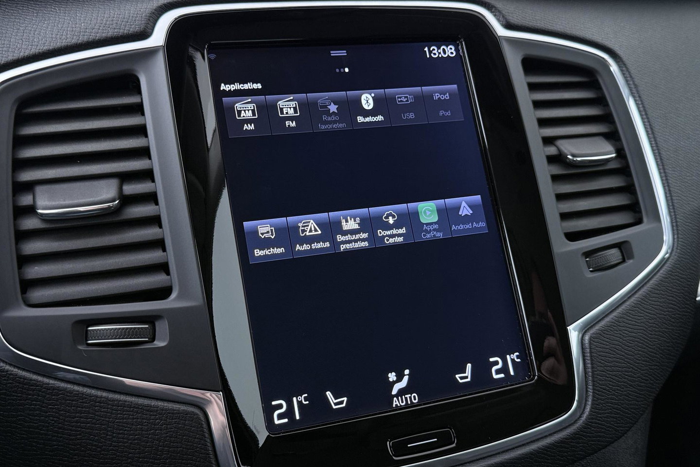 Volvo XC90 2.0 D4 Momentum | ACC | Camera | Park Assist | Stoelverwarming | Voorruitverwarming | Navigatie