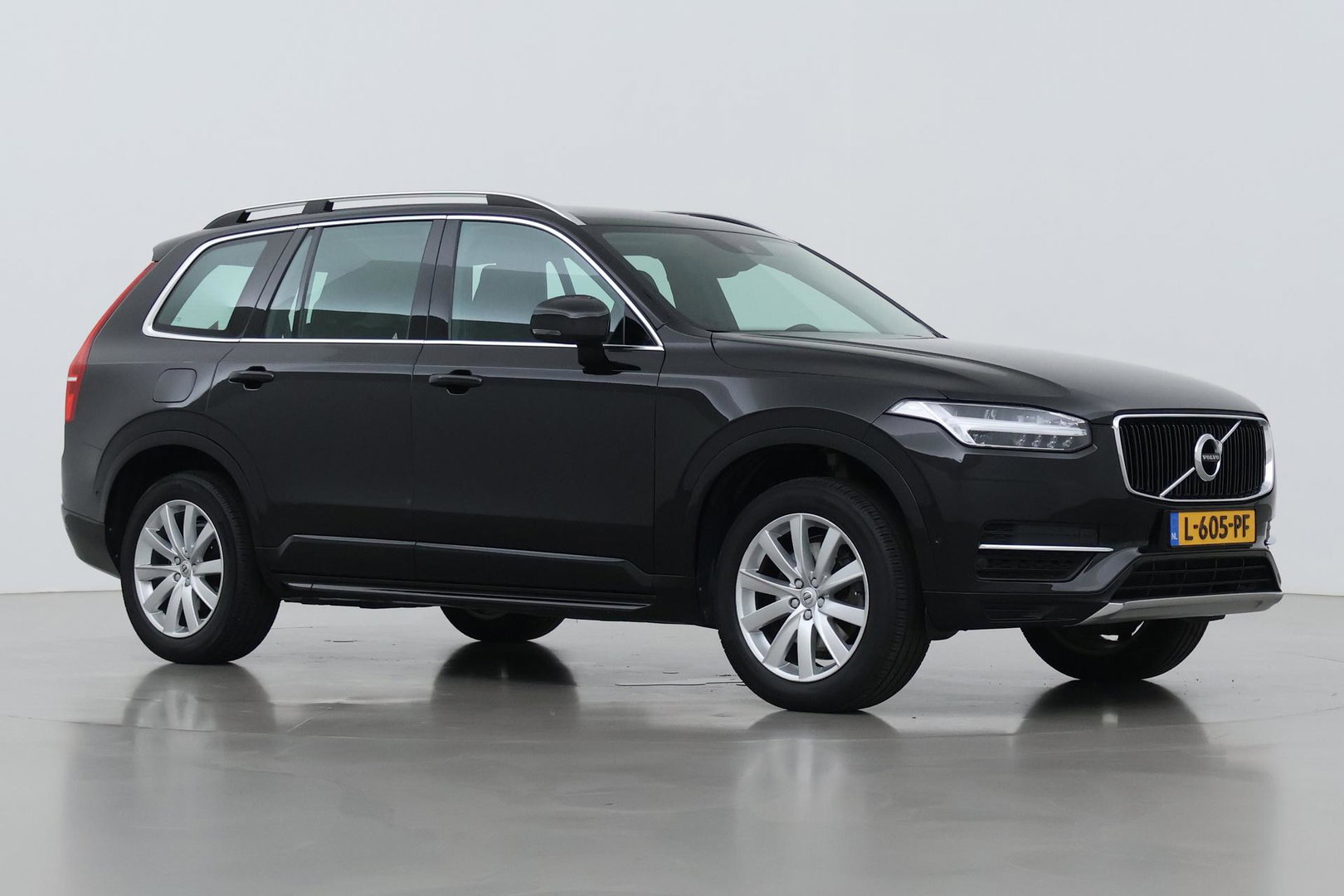 Volvo XC90 2.0 D4 Momentum | ACC | Camera | Park Assist | Stoelverwarming | Voorruitverwarming | Navigatie