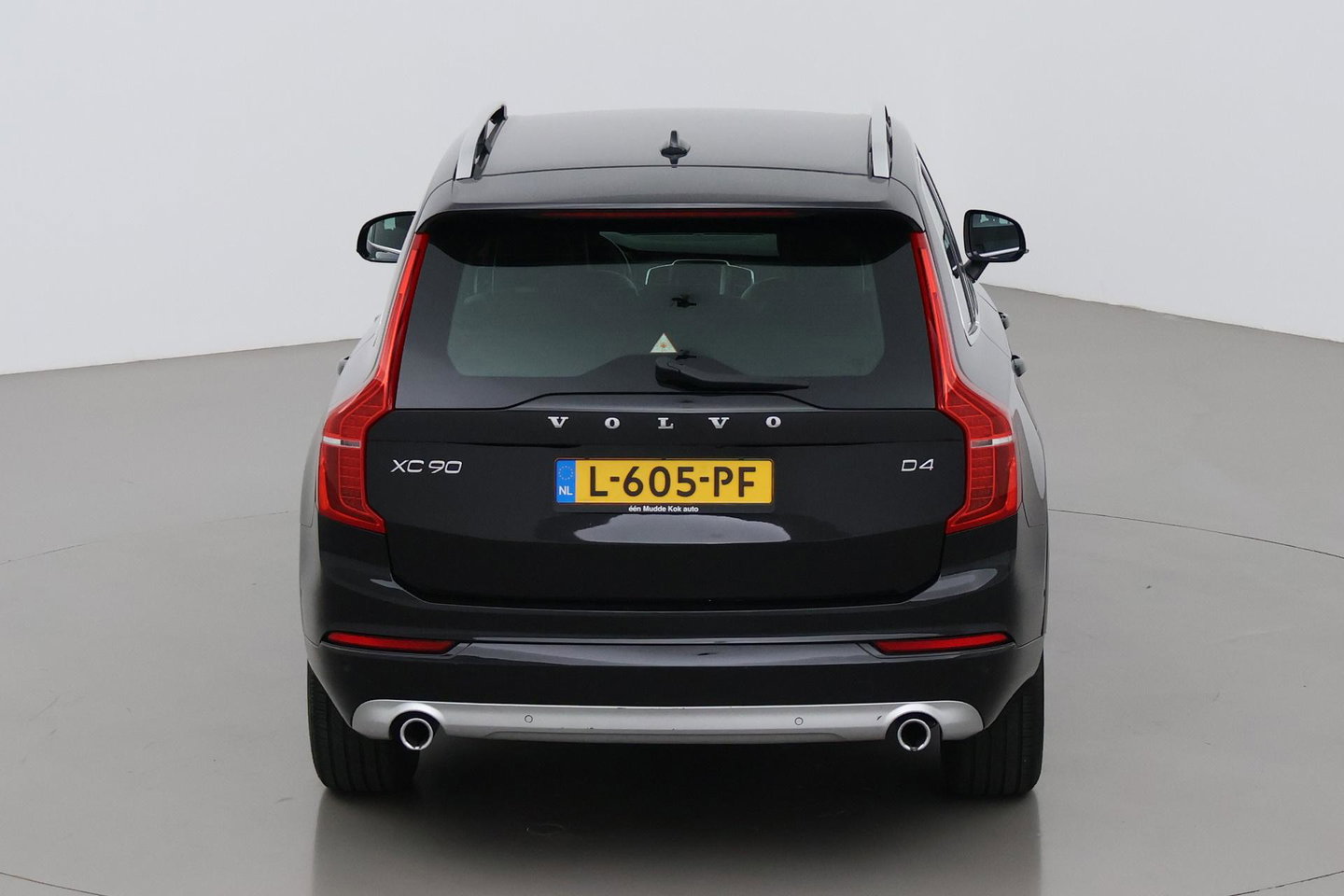 Volvo XC90 2.0 D4 Momentum | ACC | Camera | Park Assist | Stoelverwarming | Voorruitverwarming | Navigatie