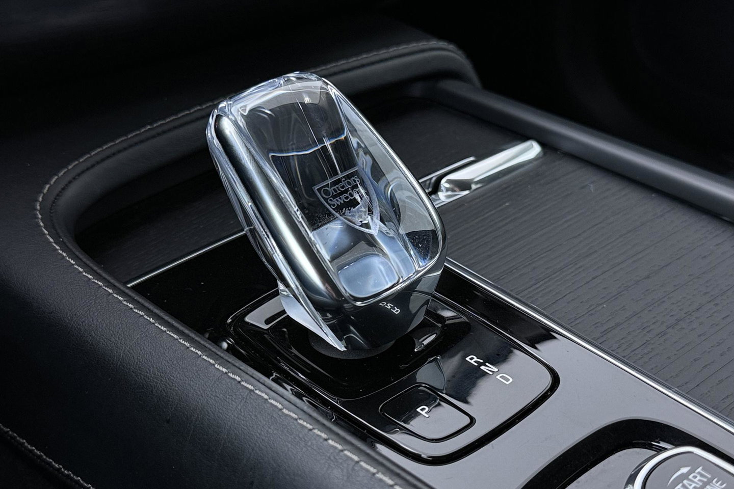 Volvo XC90 2.0 T8 Twin Engine AWD Inscription Intro Edition | Harman/Kardon | 360° Camera | Trekhaak | BLIS | Stoel+Stuurverwarming | Standkachel | Keyless | ACC