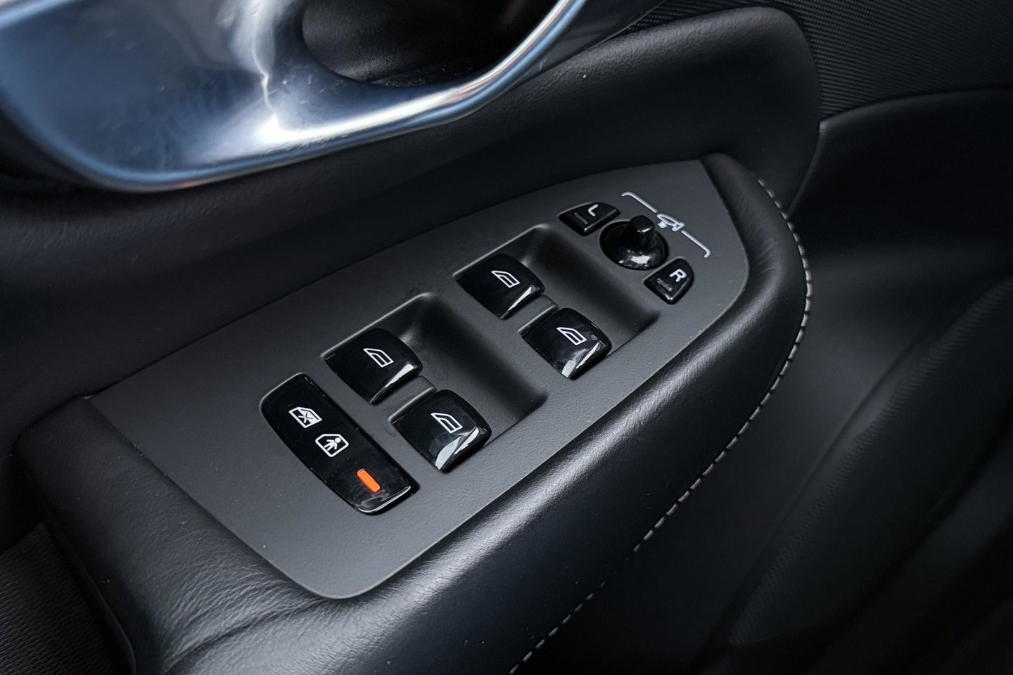 Volvo XC90 2.0 T8 Twin Engine AWD Inscription Intro Edition | Harman/Kardon | 360° Camera | Trekhaak | BLIS | Stoel+Stuurverwarming | Standkachel | Keyless | ACC