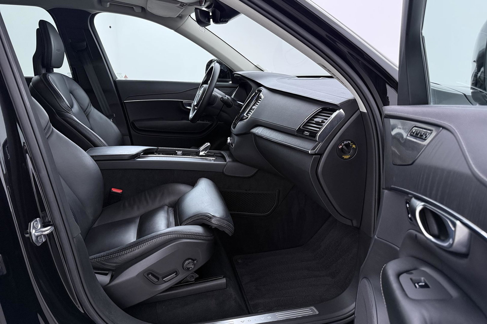Volvo XC90 2.0 T8 Twin Engine AWD Inscription Intro Edition | Harman/Kardon | 360° Camera | Trekhaak | BLIS | Stoel+Stuurverwarming | Standkachel | Keyless | ACC