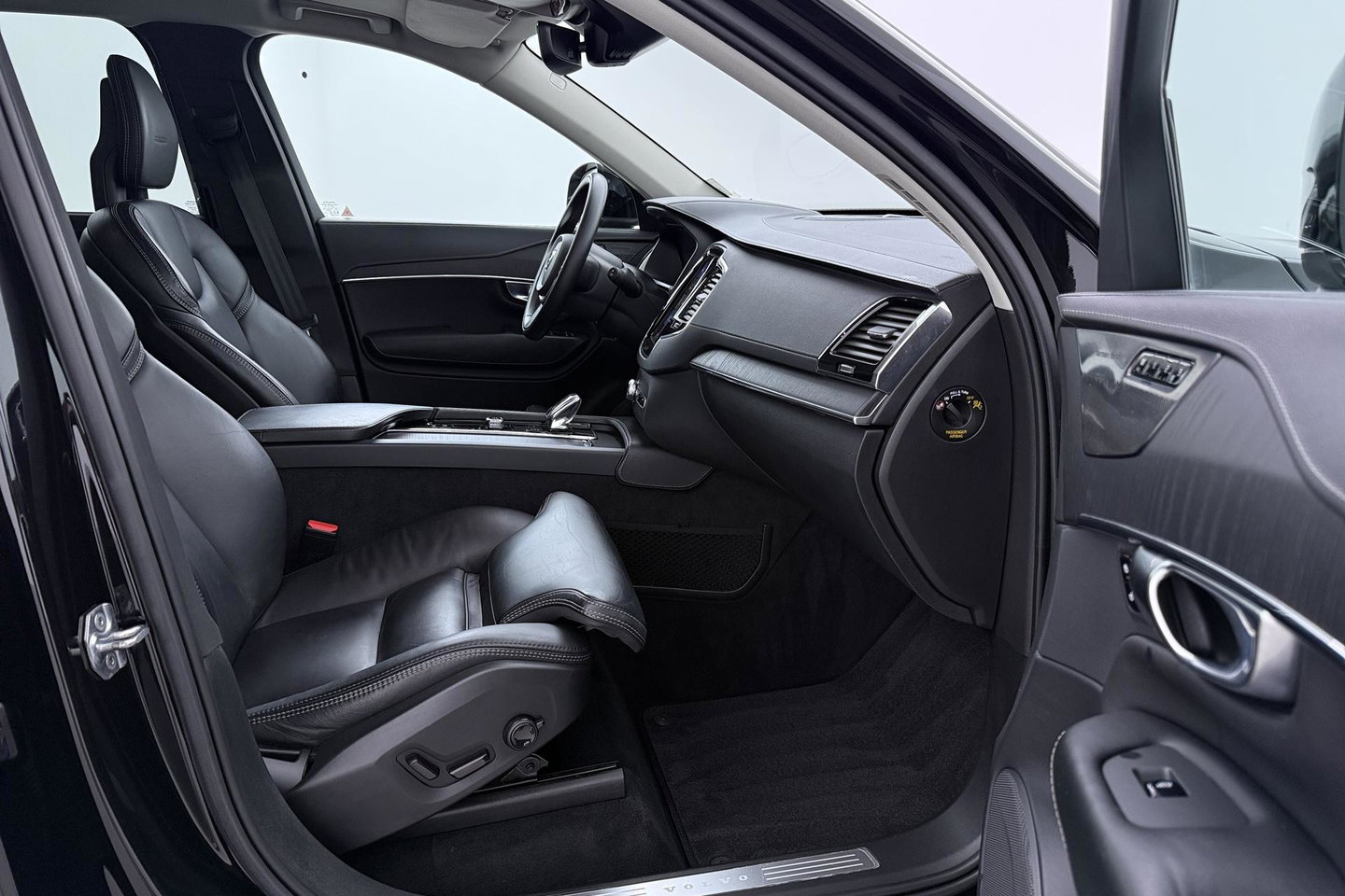 Volvo XC90 2.0 T8 Twin Engine AWD Inscription Intro Edition | Harman/Kardon | 360° Camera | Trekhaak | BLIS | Stoel+Stuurverwarming | Standkachel | Keyless | ACC