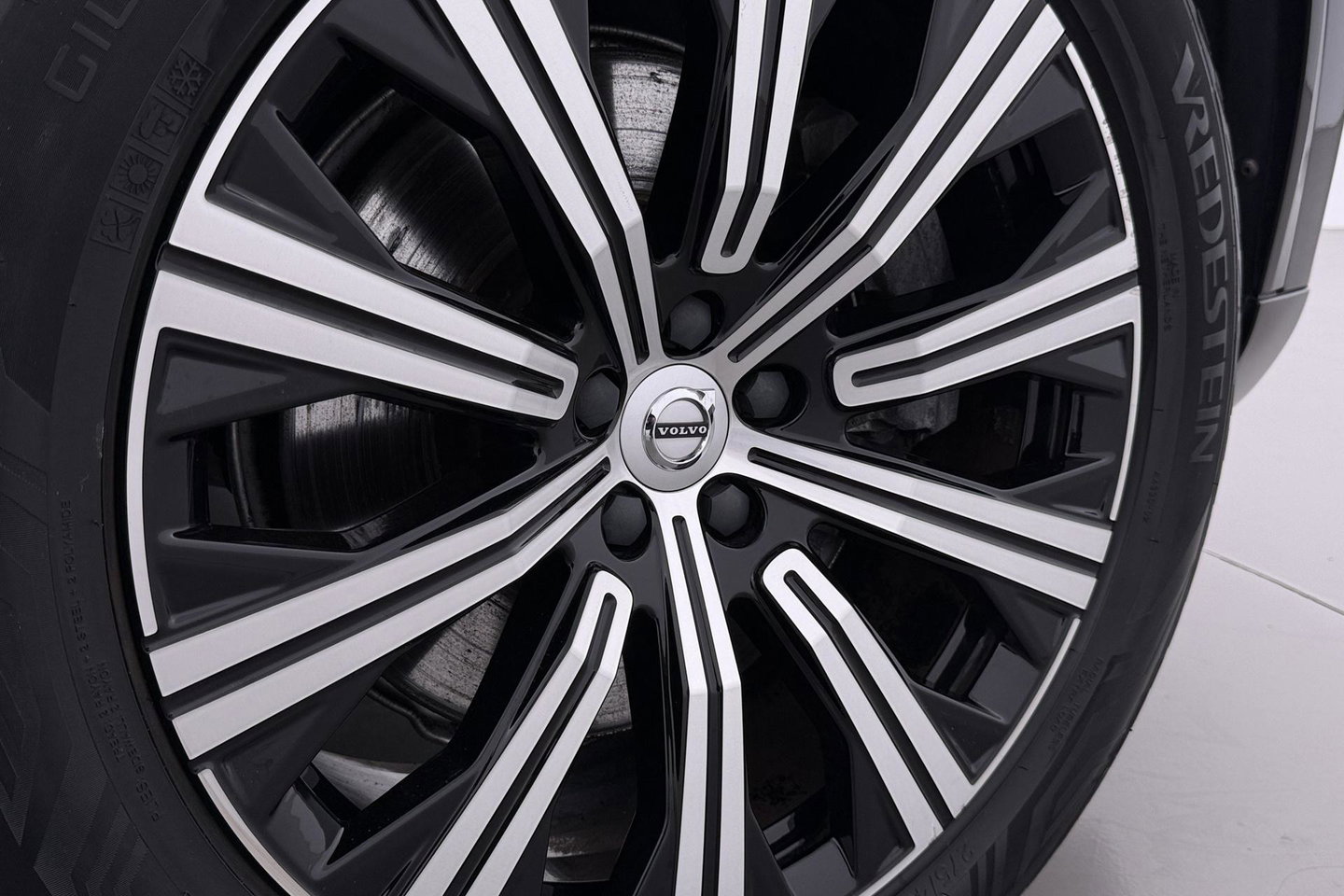 Volvo XC90 2.0 T8 Twin Engine AWD Inscription Intro Edition | Harman/Kardon | 360° Camera | Trekhaak | BLIS | Stoel+Stuurverwarming | Standkachel | Keyless | ACC