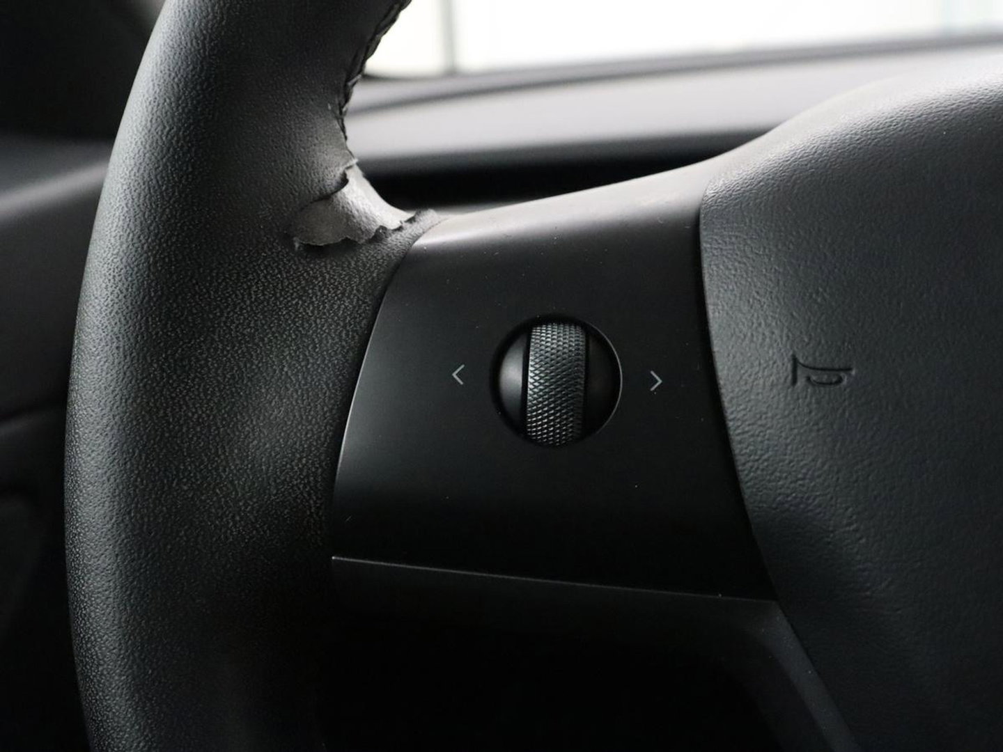 Tesla Model 3 Long Range AWD 75 kWh | SOH 92,1% | Panoramadak | Leder | Stoelverwarming | Camera | Park assist | Climate control | 18" velgen