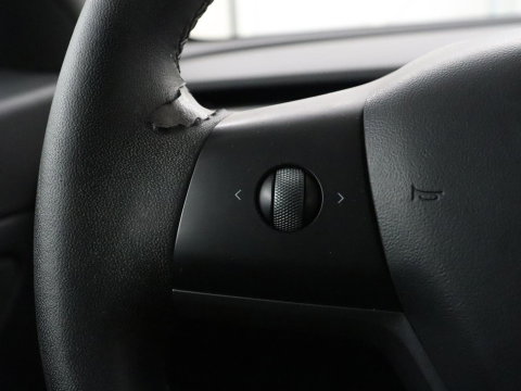 Tesla Model 3 Long Range AWD 75 kWh | SOH 92,1% | Panoramadak | Leder | Stoelverwarming | Camera | Park assist | Climate control | 18" velgen