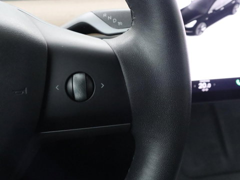 Tesla Model 3 Long Range AWD 75 kWh | SOH 92,1% | Panoramadak | Leder | Stoelverwarming | Camera | Park assist | Climate control | 18" velgen