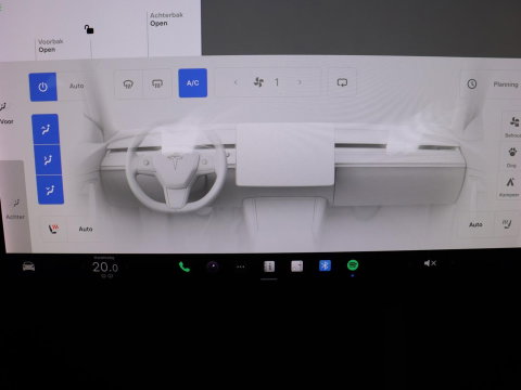 Tesla Model 3 Long Range AWD 75 kWh | SOH 92,1% | Panoramadak | Leder | Stoelverwarming | Camera | Park assist | Climate control | 18" velgen