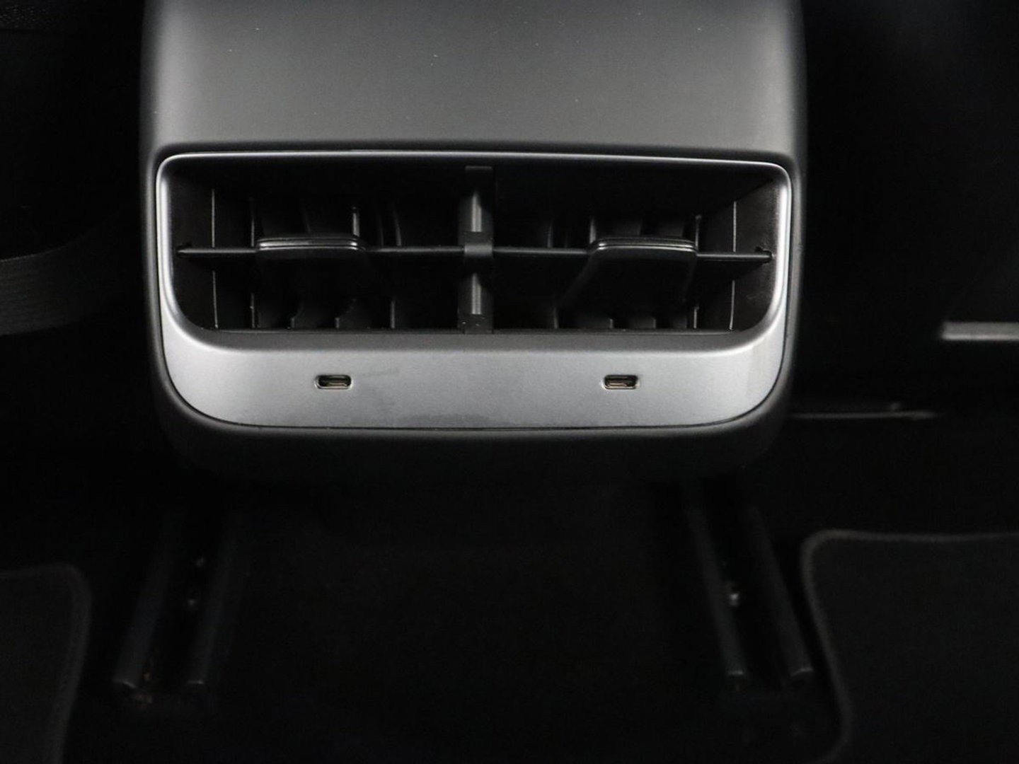 Tesla Model 3 Long Range AWD 75 kWh | SOH 92,1% | Panoramadak | Leder | Stoelverwarming | Camera | Park assist | Climate control | 18" velgen