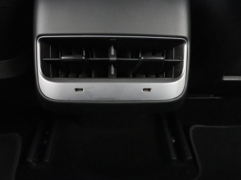 Tesla Model 3 Long Range AWD 75 kWh | SOH 92,1% | Panoramadak | Leder | Stoelverwarming | Camera | Park assist | Climate control | 18" velgen