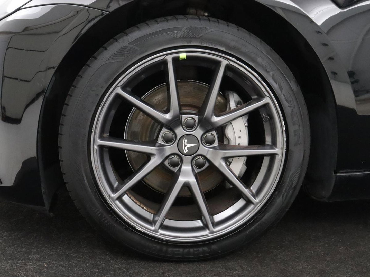 Tesla Model 3 Long Range AWD 75 kWh | SOH 92,1% | Panoramadak | Leder | Stoelverwarming | Camera | Park assist | Climate control | 18" velgen