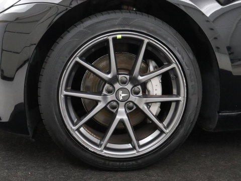 Tesla Model 3 Long Range AWD 75 kWh | SOH 92,1% | Panoramadak | Leder | Stoelverwarming | Camera | Park assist | Climate control | 18" velgen