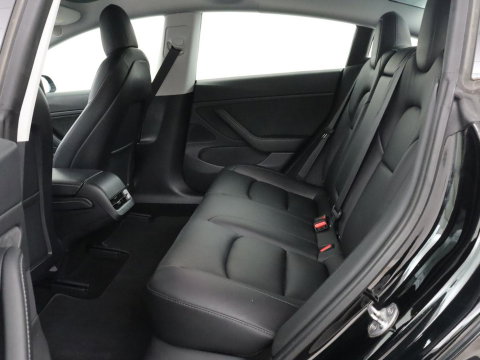 Tesla Model 3 Long Range AWD 75 kWh | SOH 92,1% | Panoramadak | Leder | Stoelverwarming | Camera | Park assist | Climate control | 18" velgen