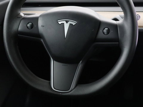 Tesla Model 3 Long Range AWD 75 kWh | SOH 92,1% | Panoramadak | Leder | Stoelverwarming | Camera | Park assist | Climate control | 18" velgen