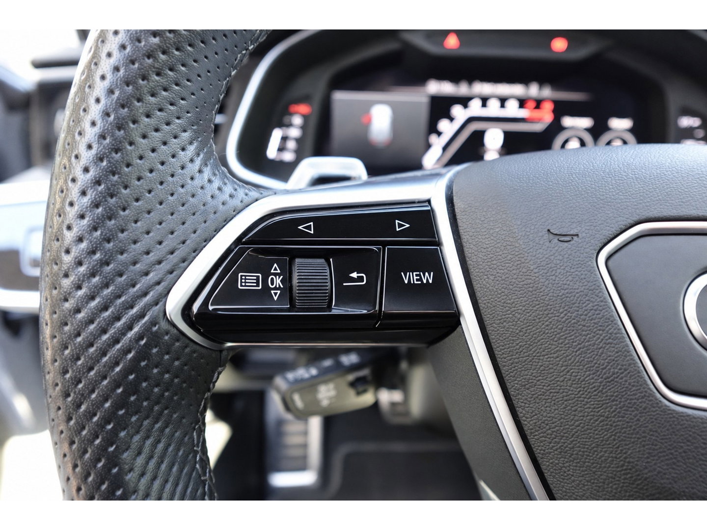 Audi RS6 Avant TFSI quattro DYNAMIC PANO KEYLESS KERAMISCH
