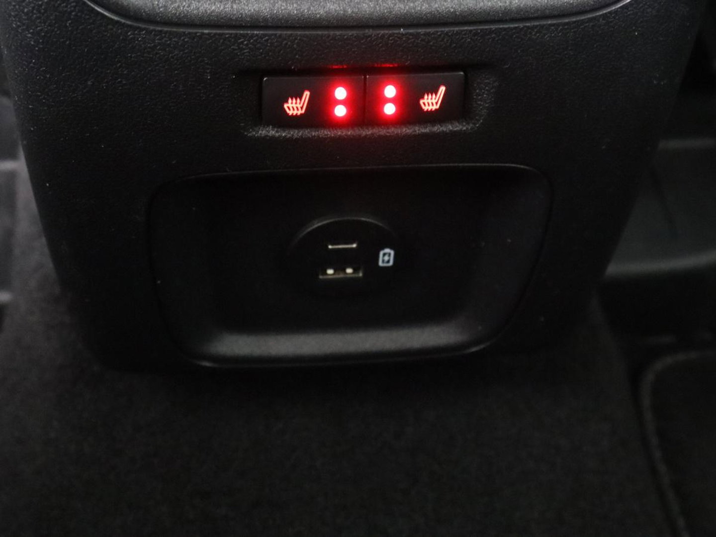 Ford Kuga 2.5 PHEV Vignale | SOH 86,6% | Panoramadak | Leder | Memory | Adaptive cruise | Trekhaak | Stuur/stoelverwarming | B&O Sound | Head-up | Achterbank verwarming | Camera | Park assist