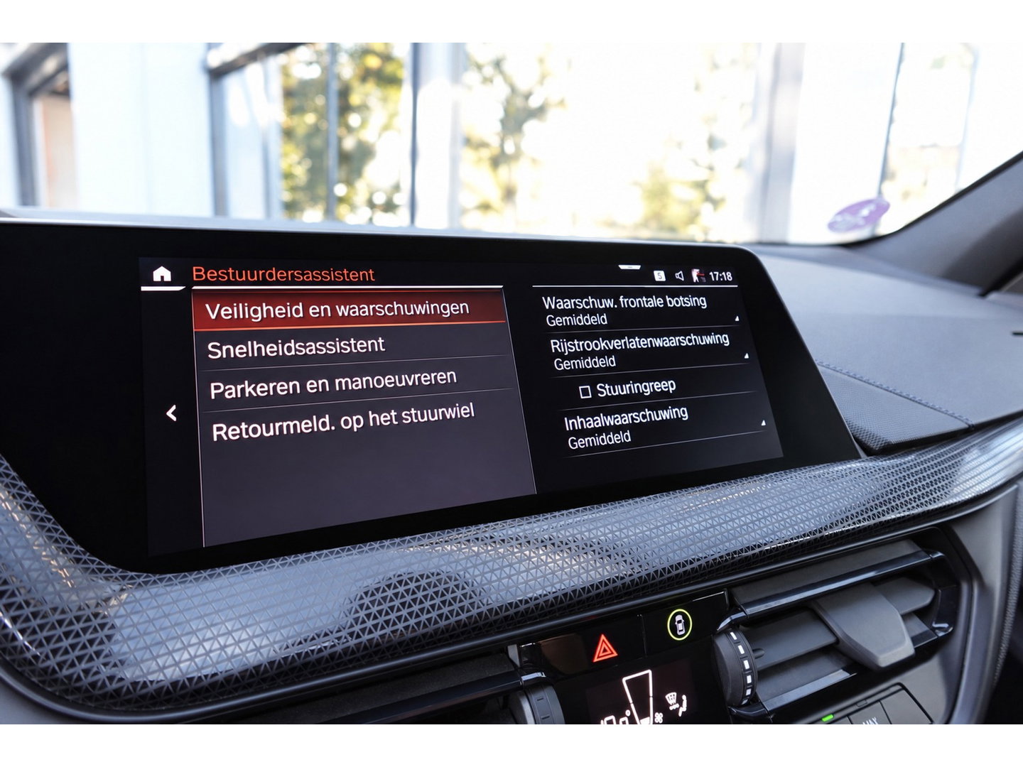 BMW 1-serie 118i High Executive M-PAKKET HUD SFEER ACC