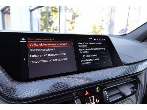 BMW 1-serie 118i High Executive M-PAKKET HUD SFEER ACC