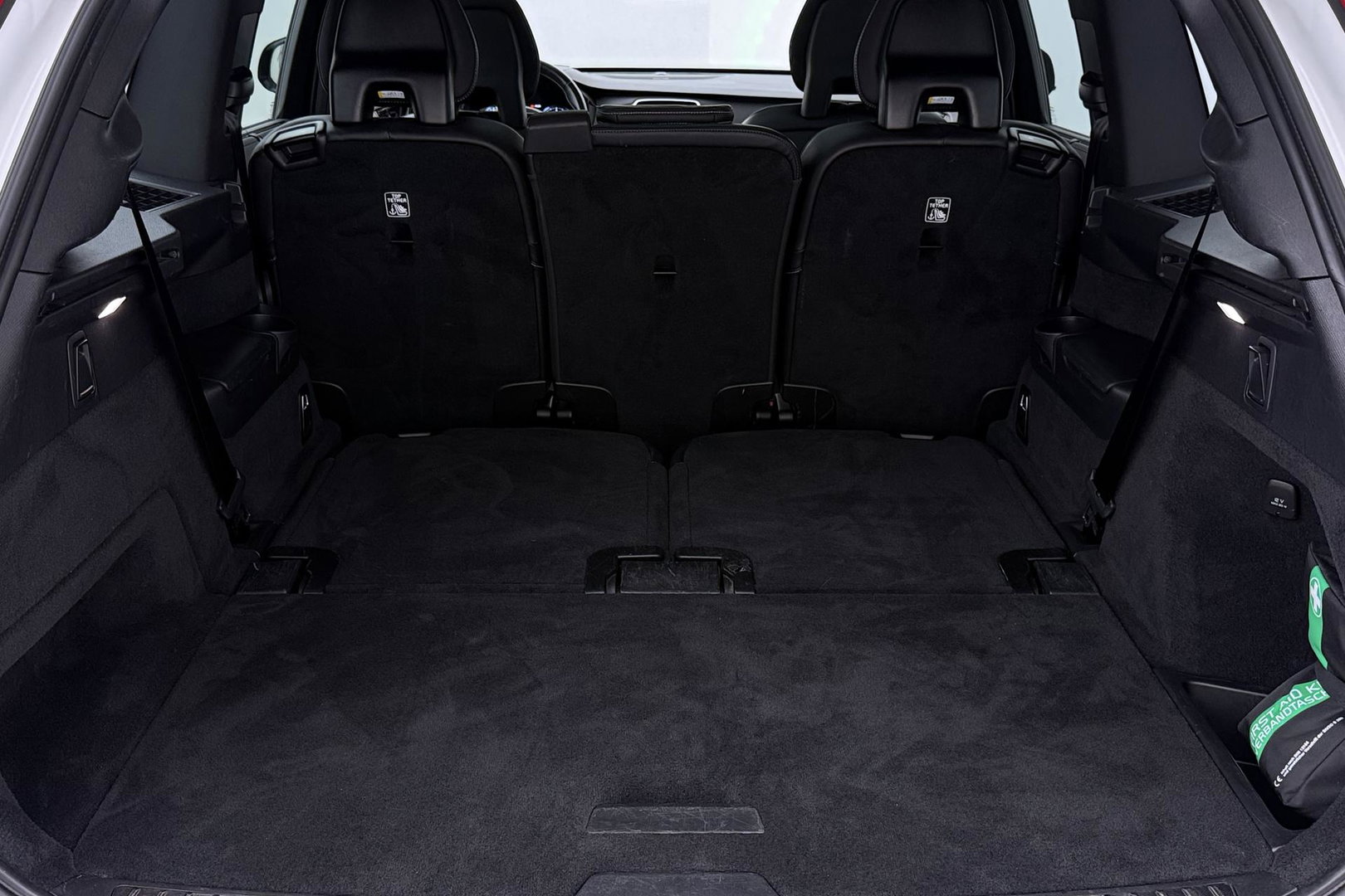 Volvo XC90 2.0 B5 AWD Inscription | Harman/Kardon | Panoramadak | 360° Camera | Trekhaak | Head-Up | Stoel+Stuurverwarming | BLIS | ACC