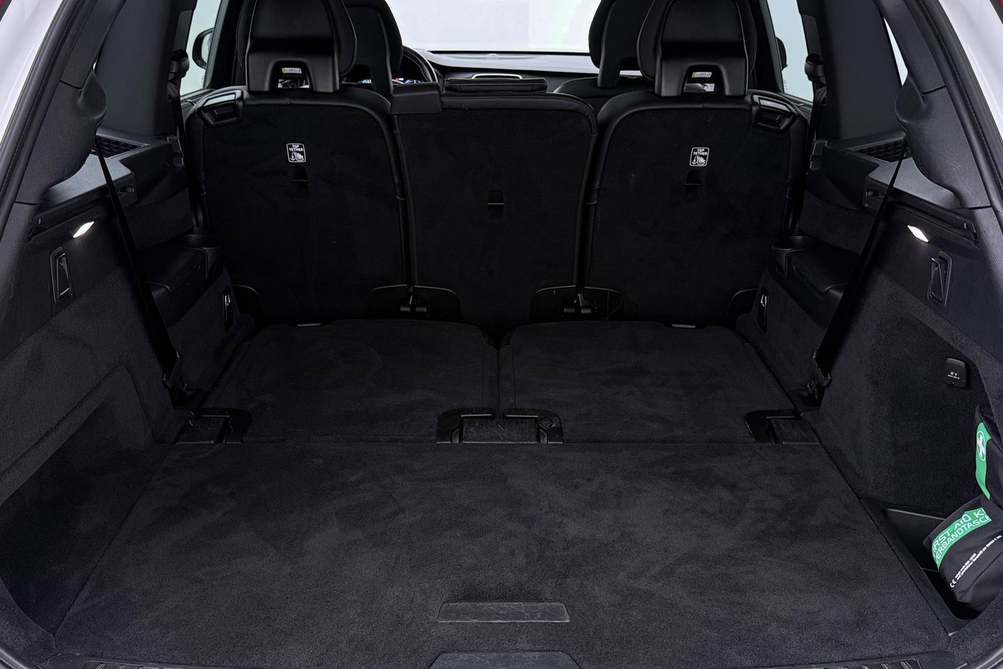 Volvo XC90 2.0 B5 AWD Inscription | Harman/Kardon | Panoramadak | 360° Camera | Trekhaak | Head-Up | Stoel+Stuurverwarming | BLIS | ACC