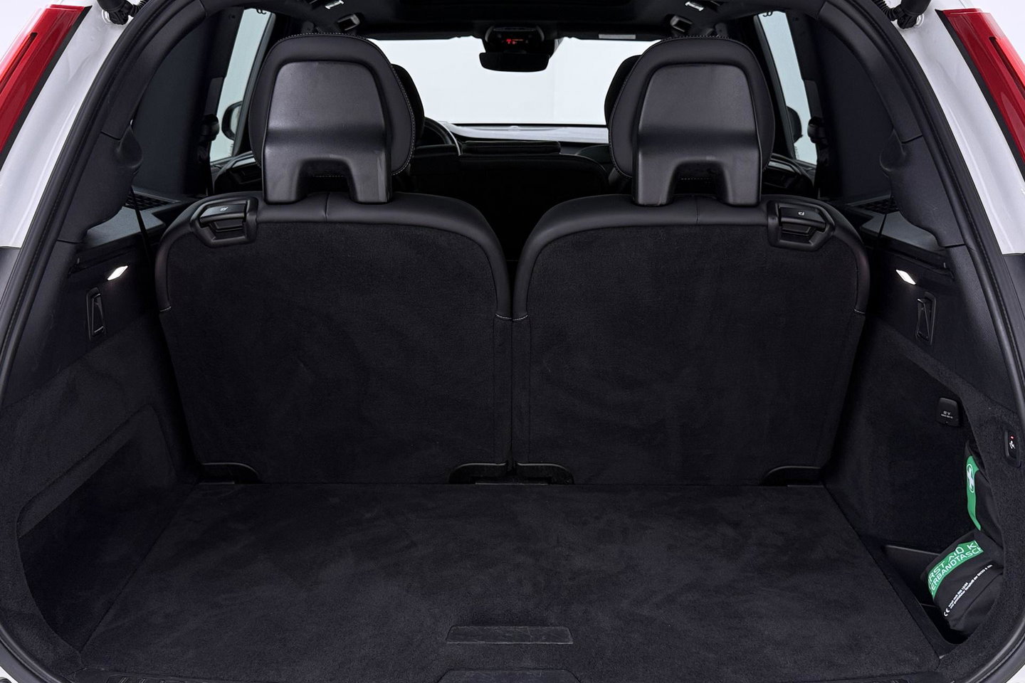Volvo XC90 2.0 B5 AWD Inscription | Harman/Kardon | Panoramadak | 360° Camera | Trekhaak | Head-Up | Stoel+Stuurverwarming | BLIS | ACC