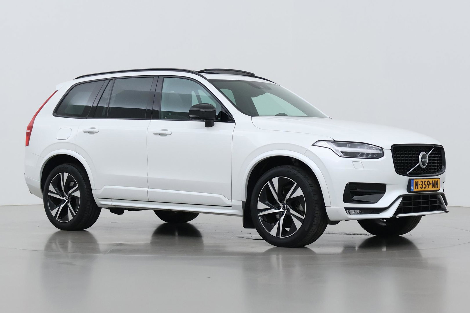 Volvo XC90 2.0 B5 AWD Inscription | Harman/Kardon | Panoramadak | 360° Camera | Trekhaak | Head-Up | Stoel+Stuurverwarming | BLIS | ACC