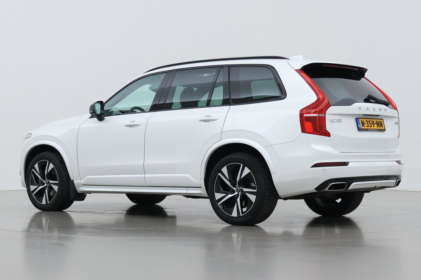 Volvo XC90 2.0 B5 AWD Inscription | Harman/Kardon | Panoramadak | 360° Camera | Trekhaak | Head-Up | Stoel+Stuurverwarming | BLIS | ACC