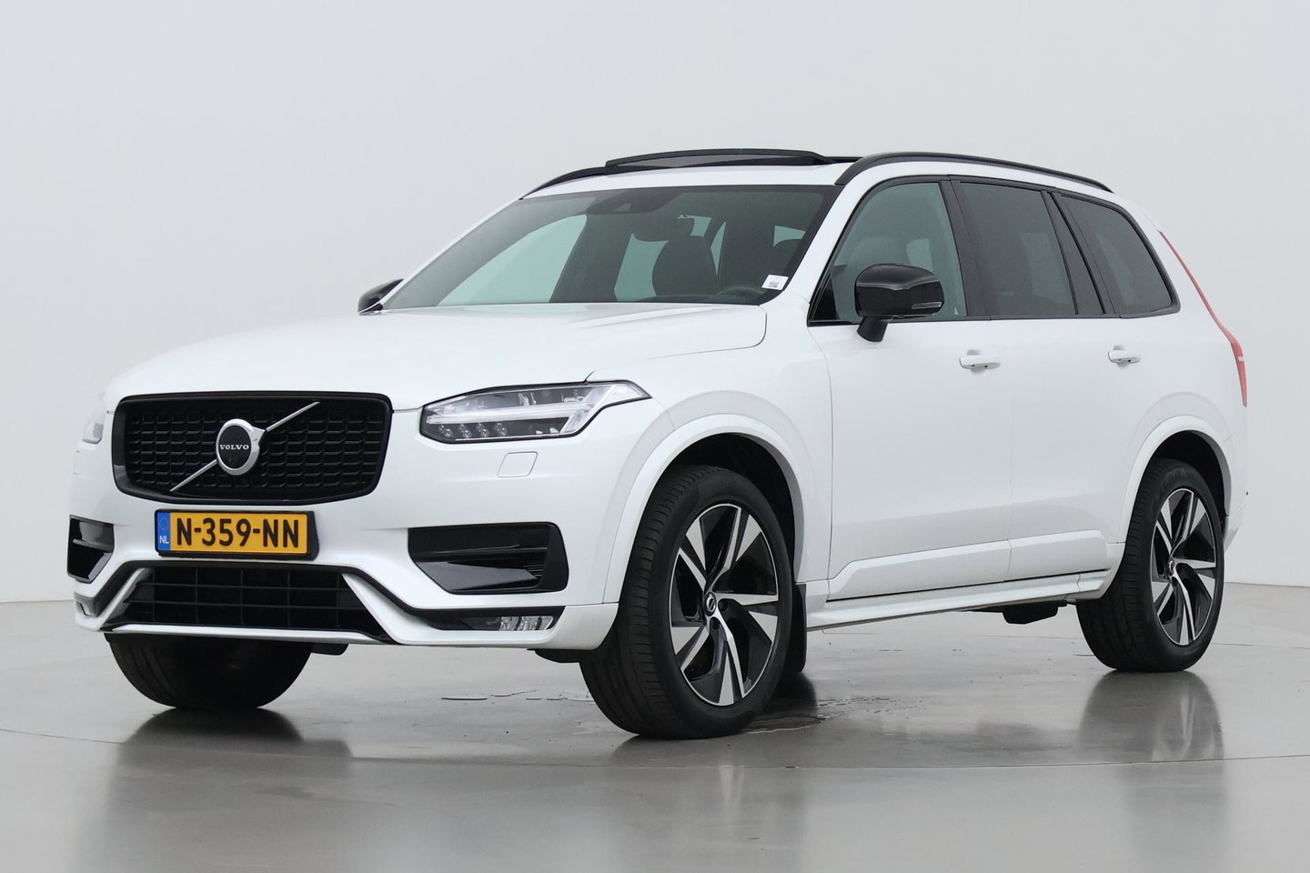 Volvo XC90 2.0 B5 AWD Inscription | Harman/Kardon | Panoramadak | 360° Camera | Trekhaak | Head-Up | Stoel+Stuurverwarming | BLIS | ACC