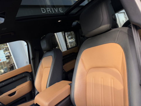 Land Rover Defender 110 2.0 P400e 110 X |Full option|Pano|ACC|Ventilatie|Meridian™ Surround Sound|22"|Trekhaak
