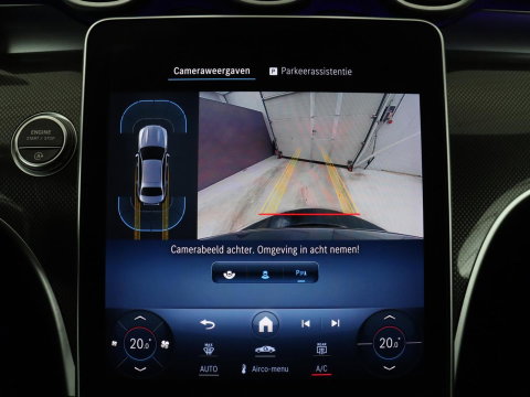 Mercedes-Benz C-Klasse 200 Launch Edition AMG Line | Leder | Cruise control | Stoelverwarming | Camera | Park assist | Sfeerverlichting | 19" velgen