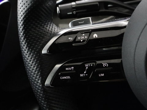 Mercedes-Benz C-Klasse 200 Launch Edition AMG Line | Leder | Cruise control | Stoelverwarming | Camera | Park assist | Sfeerverlichting | 19" velgen