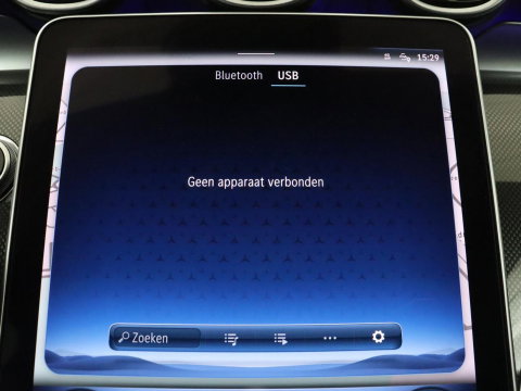 Mercedes-Benz C-Klasse 200 Launch Edition AMG Line | Leder | Cruise control | Stoelverwarming | Camera | Park assist | Sfeerverlichting | 19" velgen
