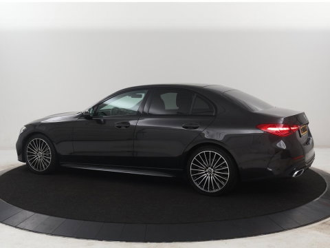 Mercedes-Benz C-Klasse 200 Launch Edition AMG Line | Leder | Cruise control | Stoelverwarming | Camera | Park assist | Sfeerverlichting | 19" velgen