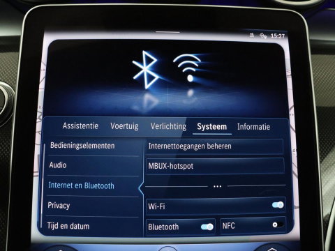 Mercedes-Benz C-Klasse 200 Launch Edition AMG Line | Leder | Cruise control | Stoelverwarming | Camera | Park assist | Sfeerverlichting | 19" velgen