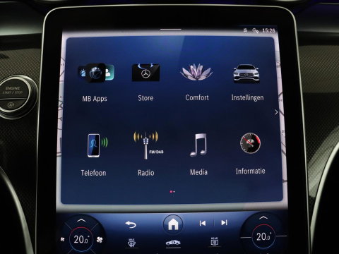 Mercedes-Benz C-Klasse 200 Launch Edition AMG Line | Leder | Cruise control | Stoelverwarming | Camera | Park assist | Sfeerverlichting | 19" velgen