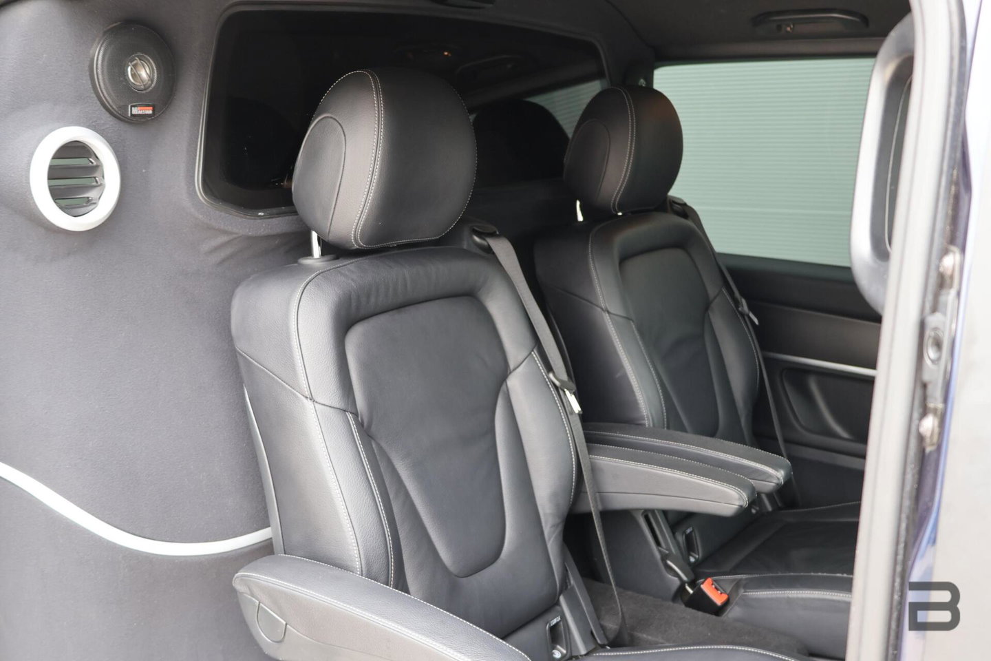 Mercedes-Benz V-Klasse 250d Lang DC Edition / AMG line / Stoelventilatie / Stoelverwarming / 2x Scuifdeur / Maestro surroundsystem / Origineel NL