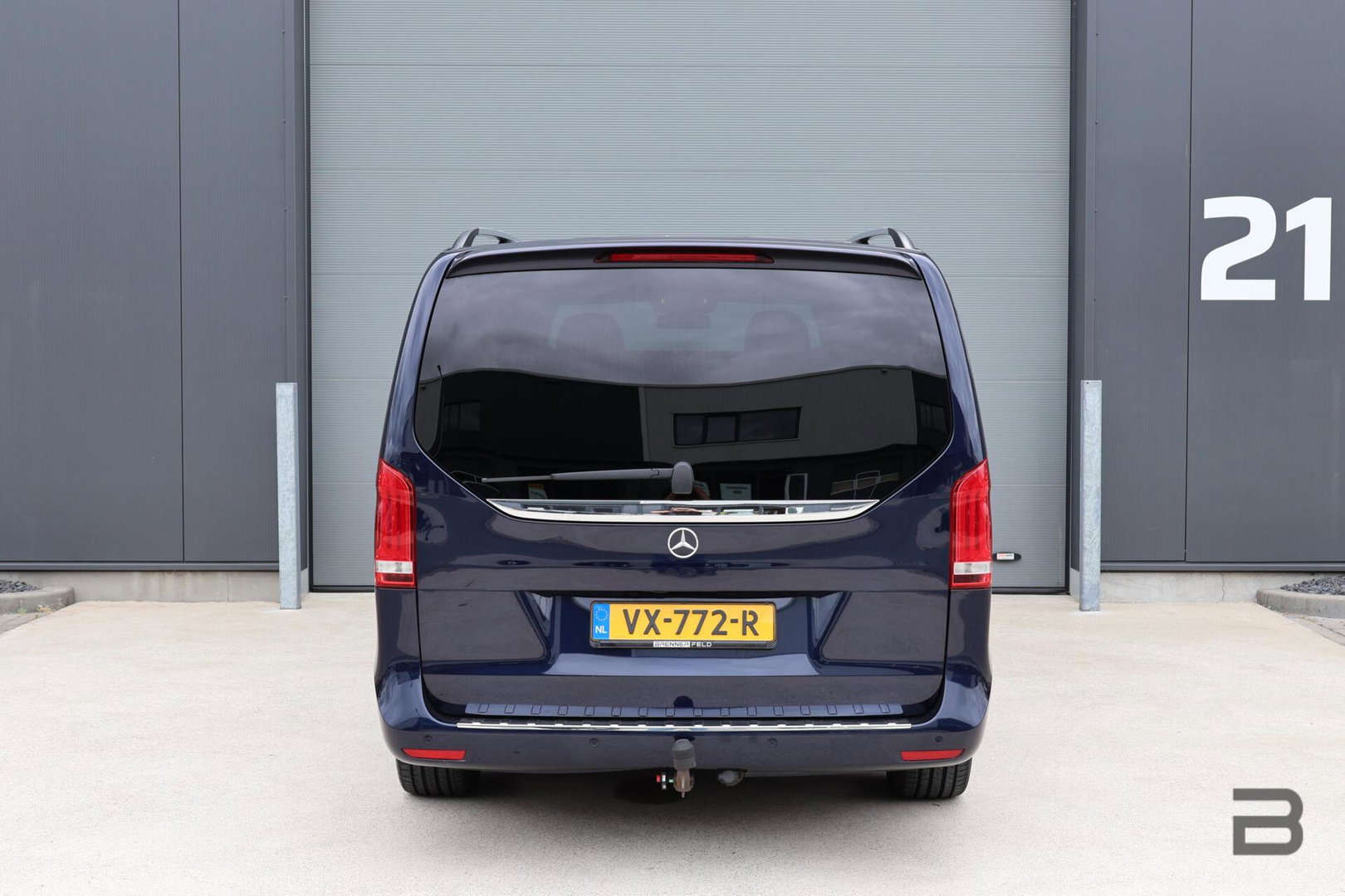 Mercedes-Benz V-Klasse 250d Lang DC Edition / AMG line / Stoelventilatie / Stoelverwarming / 2x Scuifdeur / Maestro surroundsystem / Origineel NL