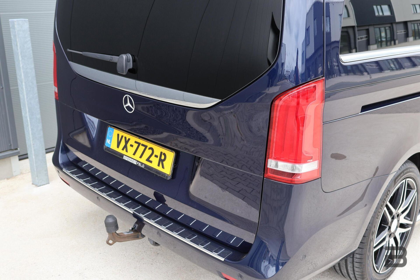 Mercedes-Benz V-Klasse 250d Lang DC Edition / AMG line / Stoelventilatie / Stoelverwarming / 2x Scuifdeur / Maestro surroundsystem / Origineel NL