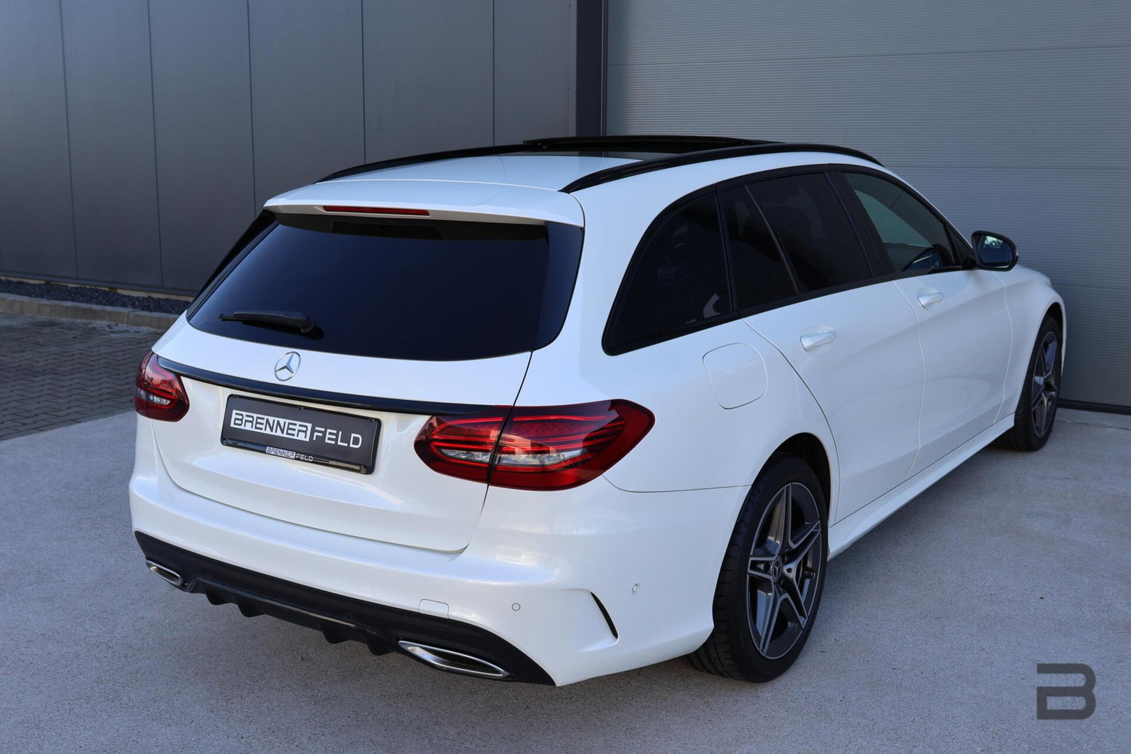 Mercedes-Benz C-Klasse Estate 400 4MATIC AMG Line / Panoramadak / Memory stoelen / Night Pakket / Burmester Surround