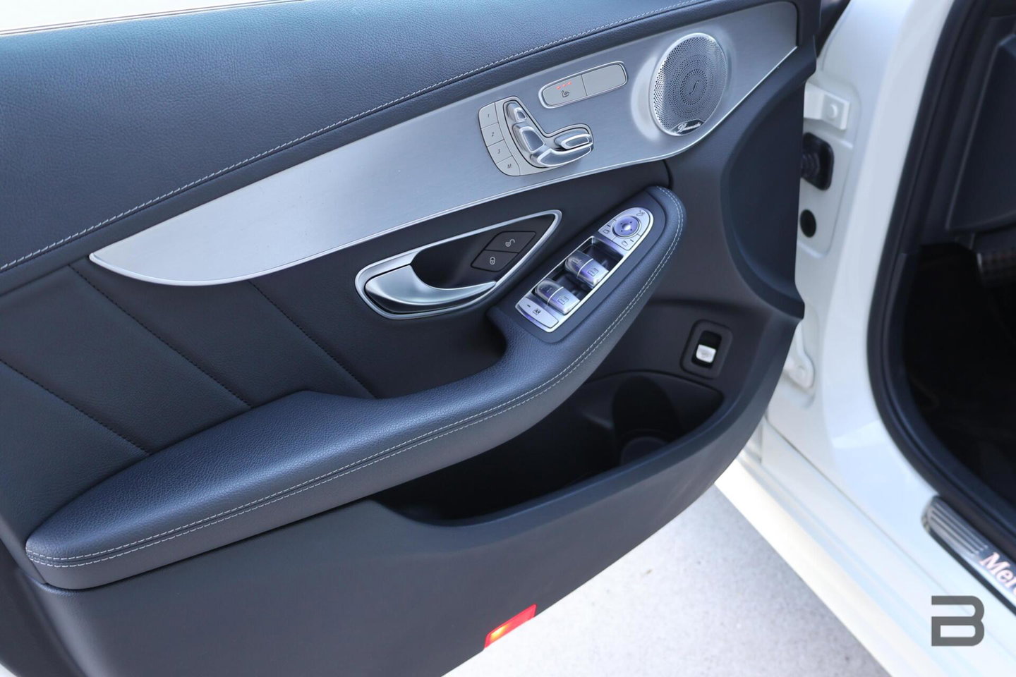 Mercedes-Benz C-Klasse Estate 400 4MATIC AMG Line / Panoramadak / Memory stoelen / Night Pakket / Burmester Surround