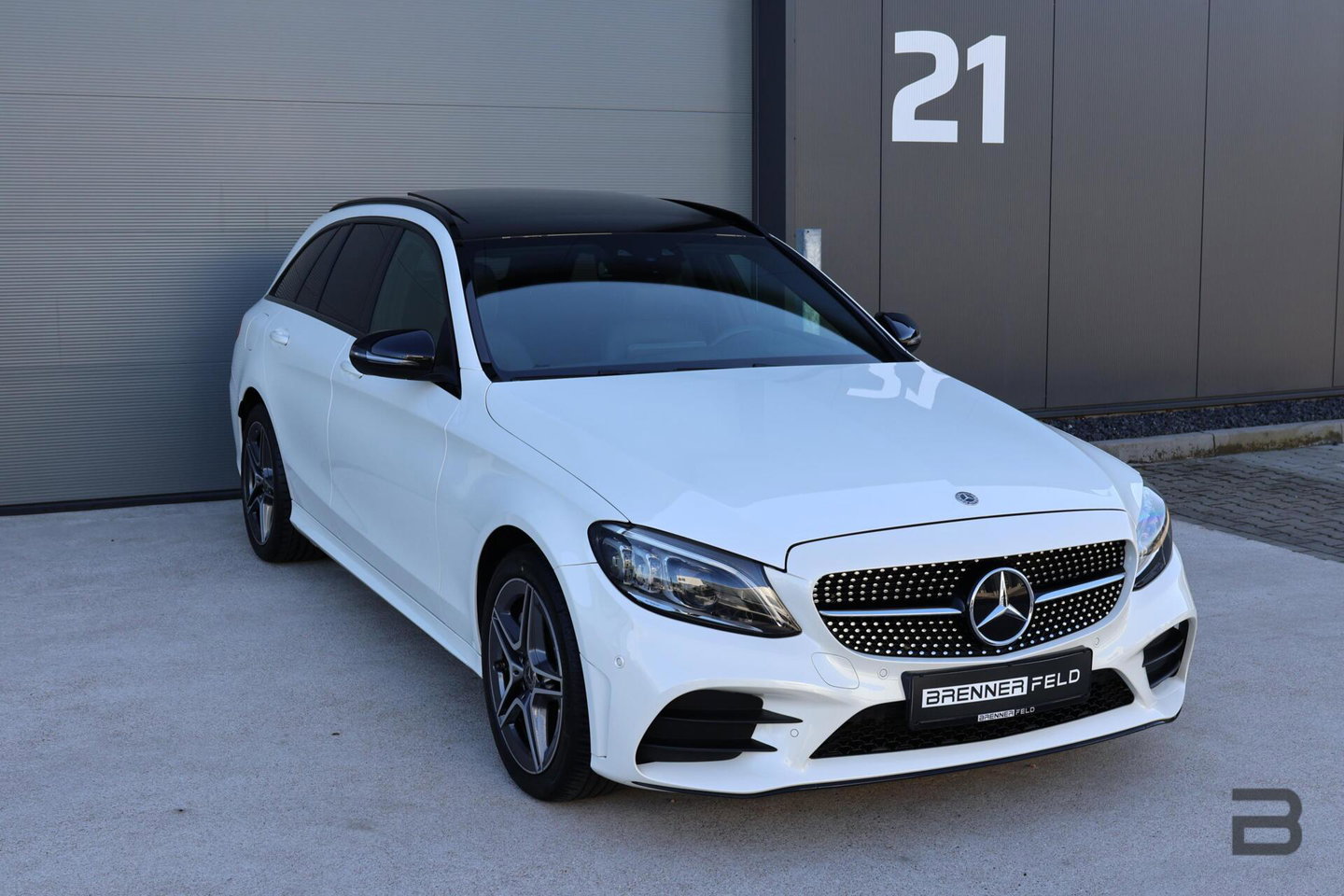 Mercedes-Benz C-Klasse Estate 400 4MATIC AMG Line / Panoramadak / Memory stoelen / Night Pakket / Burmester Surround