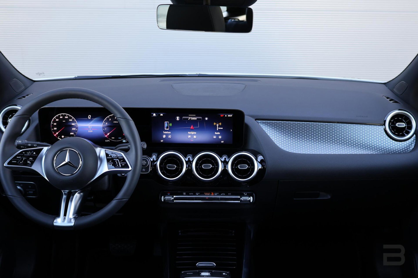 Mercedes-Benz B-Klasse 200 Luxury Line / Panoramadak / Stuurwielverwarming / Stoelverwarming