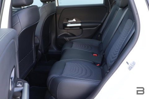 Mercedes-Benz B-Klasse 200 Luxury Line / Panoramadak / Stuurwielverwarming / Stoelverwarming
