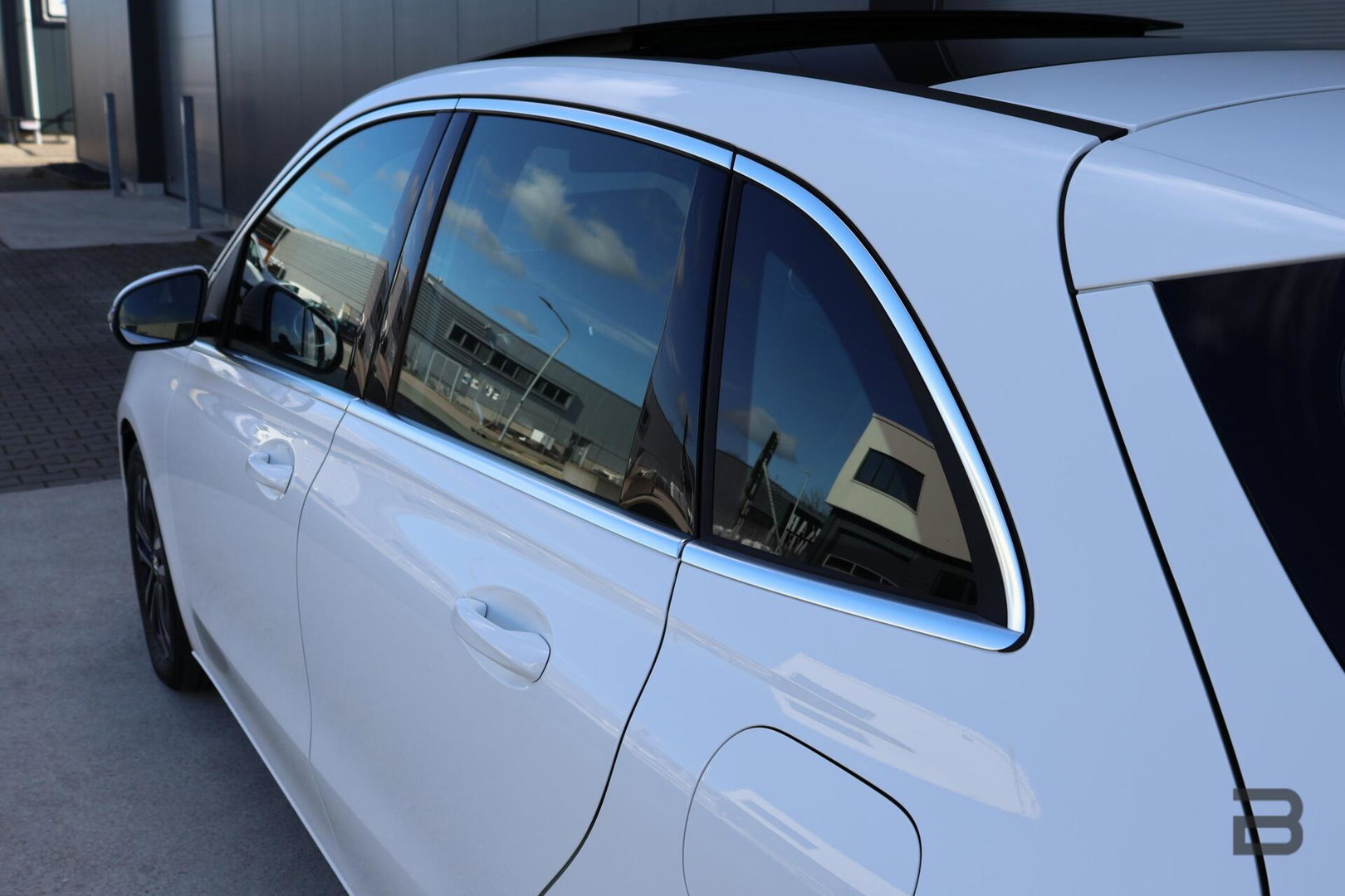 Mercedes-Benz B-Klasse 200 Luxury Line / Panoramadak / Stuurwielverwarming / Stoelverwarming