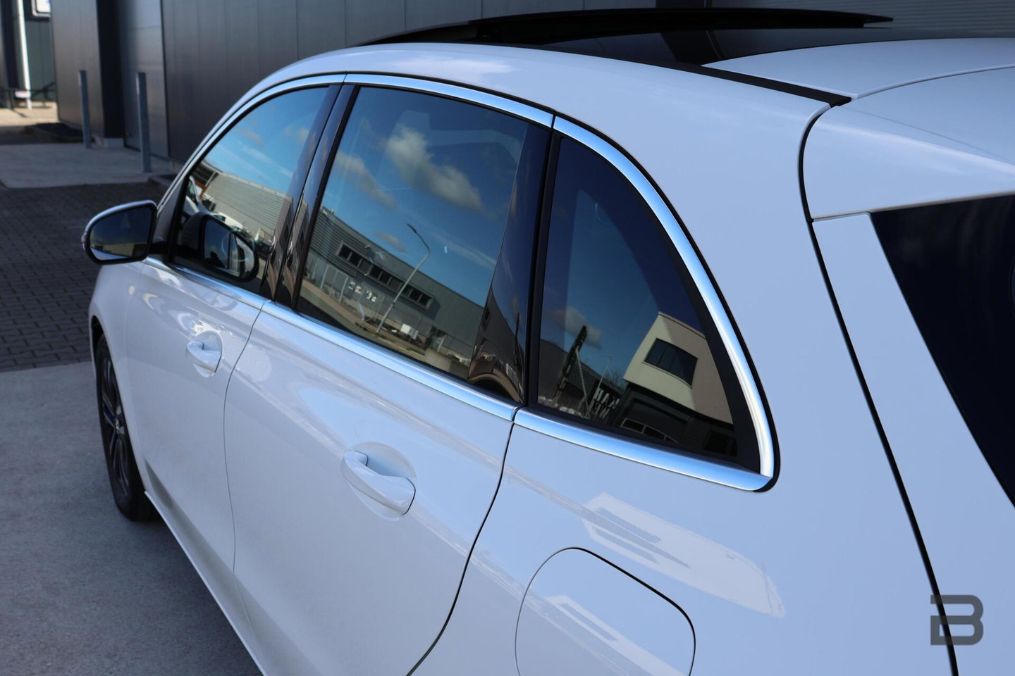 Mercedes-Benz B-Klasse 200 Luxury Line / Panoramadak / Stuurwielverwarming / Stoelverwarming