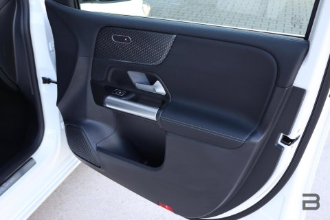 Mercedes-Benz B-Klasse 200 Luxury Line / Panoramadak / Stuurwielverwarming / Stoelverwarming